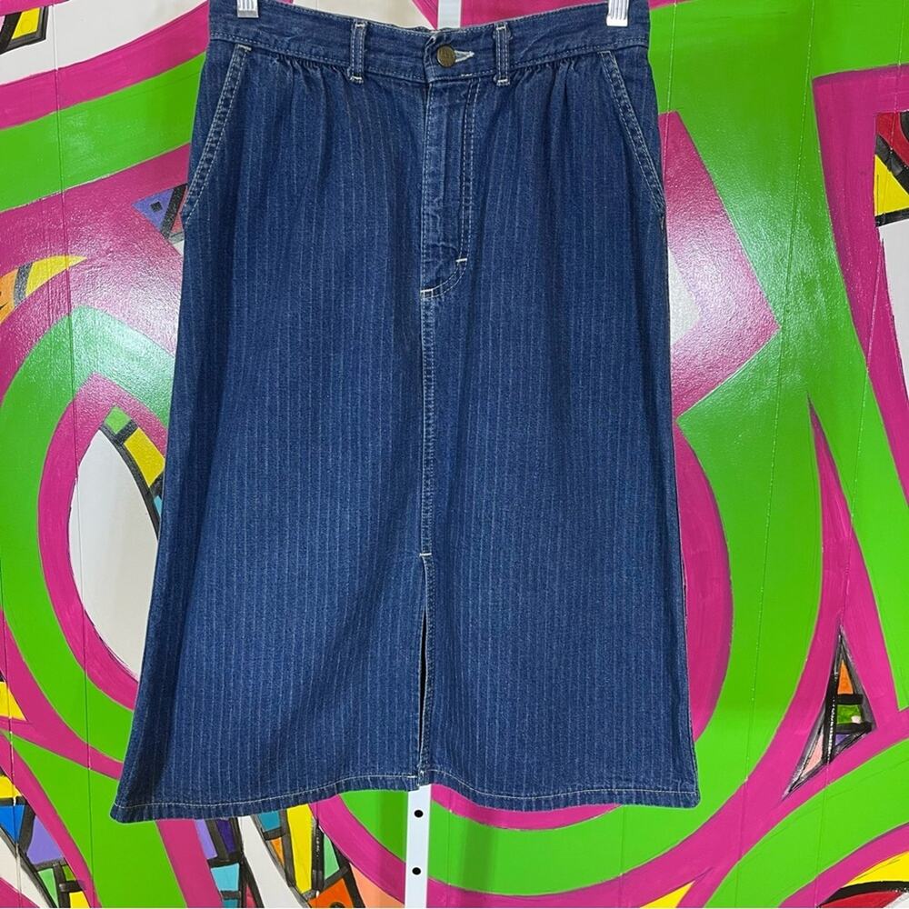Lee, Vintage Pinstripe Denim Knee Length Skirt. Size 9. Excellent condition!